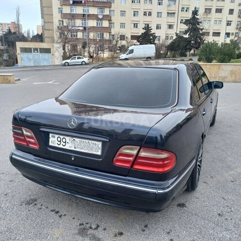 Mercedes E 240 2001, 426,000 km - 2.4 l - Bakı