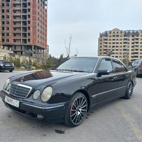 Mercedes E 240 2001, 426,000 km - 2.4 l - Bakı