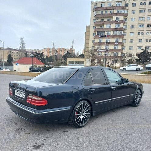 Mercedes E 240 2001, 426,000 km - 2.4 l - Bakı