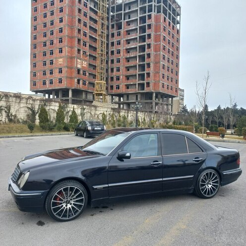 Mercedes E 240 2001, 426,000 km - 2.4 l - Bakı