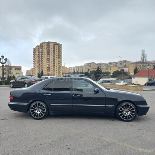 Mercedes E 240 2001, 426,000 km - 2.4 l - Bakı