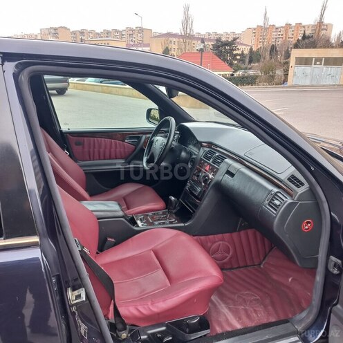 Mercedes E 240 2001, 426,000 km - 2.4 l - Bakı