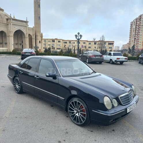 Mercedes E 240 2001, 426,000 km - 2.4 l - Bakı