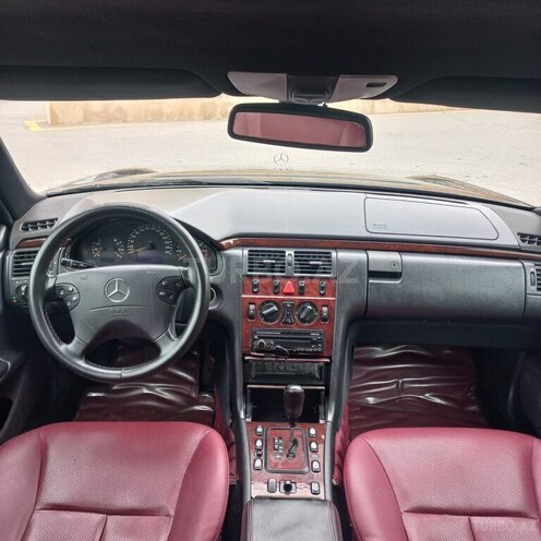 Mercedes E 240 2001, 426,000 km - 2.4 l - Bakı