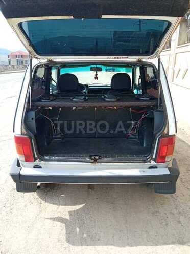 LADA (VAZ) Niva 2005, 100,000 km - 1.7 l - Yardımlı