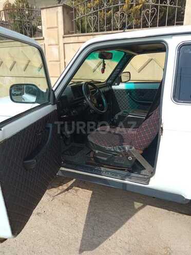 LADA (VAZ) Niva 2005, 100,000 km - 1.7 l - Yardımlı