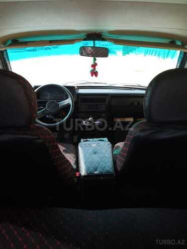 LADA (VAZ) Niva 2005, 100,000 km - 1.7 l - Yardımlı