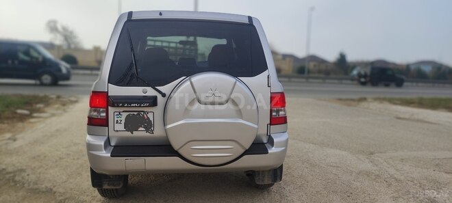 Mitsubishi Pajero io 2001, 390,000 km - 2.0 l - Bakı