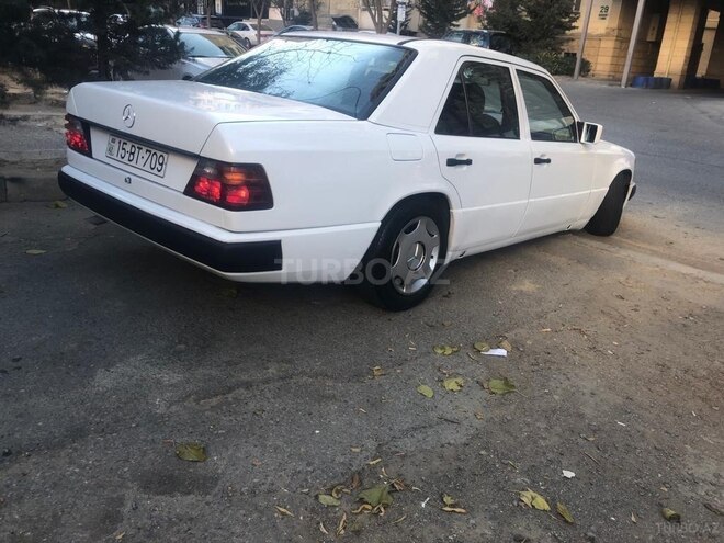 Mercedes E 230 1990, 145,676 km - 2.5 l - Bakı