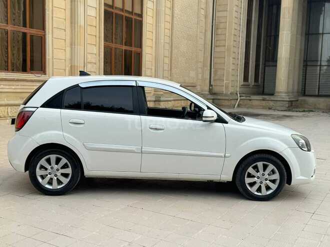 Kia Rio 2010, 280,000 km - 1.5 l - Ucar