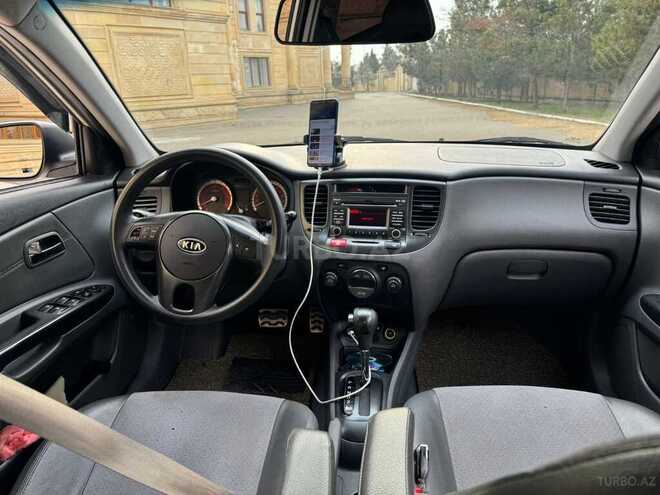 Kia Rio 2010, 280,000 km - 1.5 l - Ucar