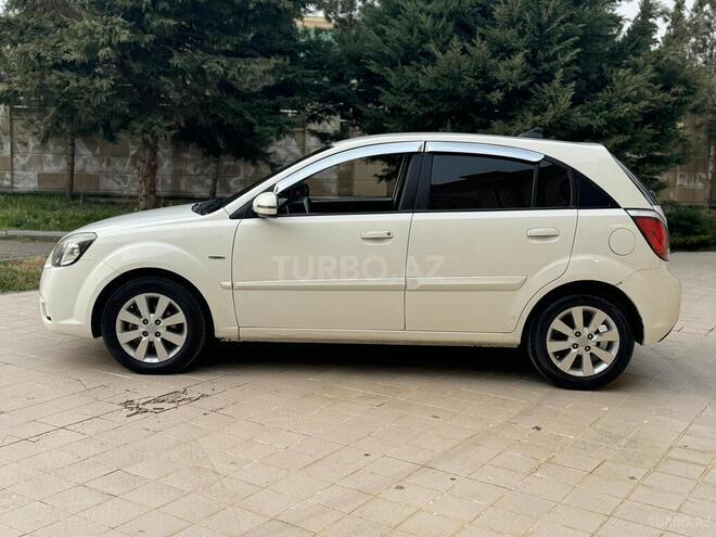 Kia Rio 2010, 280,000 km - 1.5 l - Ucar