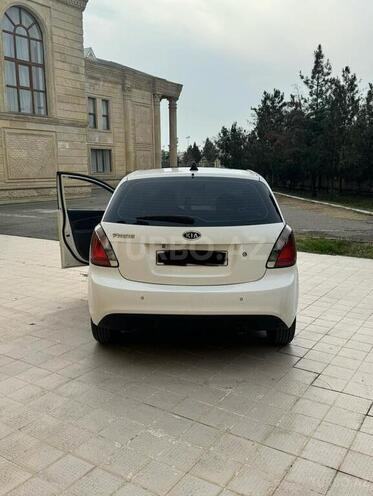 Kia Rio 2010, 280,000 km - 1.5 l - Ucar