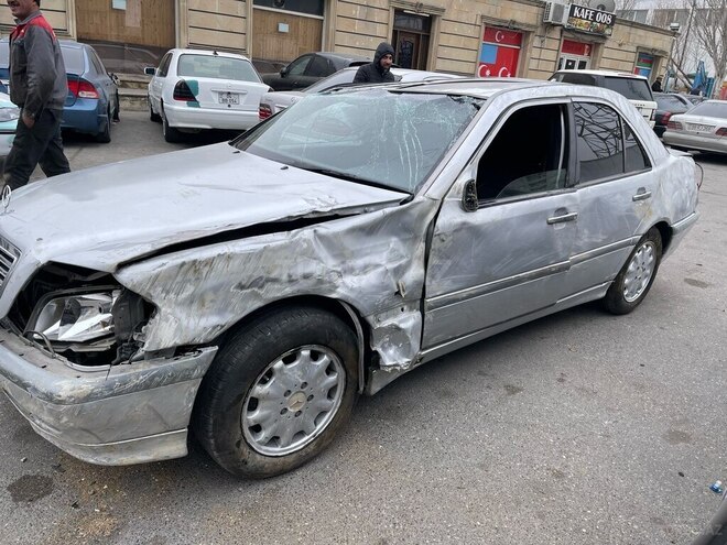 Mercedes C 240 1998, 215,794 km - 2.4 l - Bakı