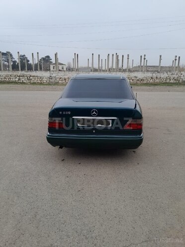 Mercedes E 220 1994, 357,142 km - 2.2 l - Beyləqan