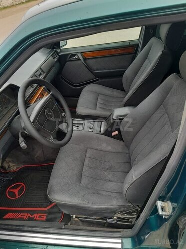 Mercedes E 220 1994, 357,142 km - 2.2 l - Beyləqan