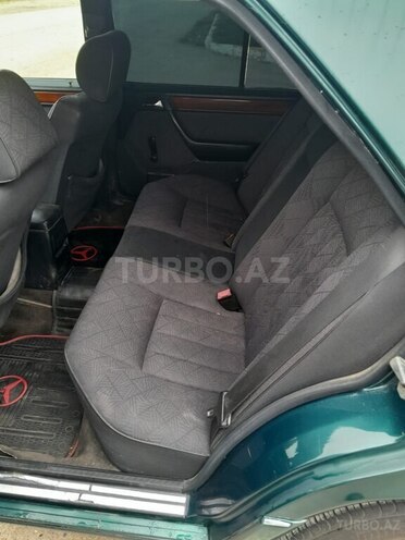 Mercedes E 220 1994, 357,142 km - 2.2 l - Beyləqan