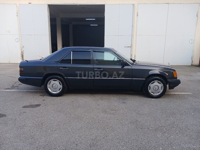 Mercedes E 200 1992, 251,218 km - 2.0 l - Bakı