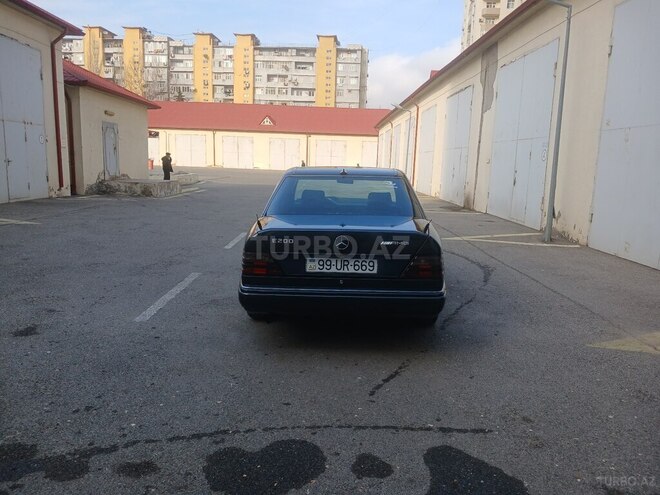 Mercedes E 200 1992, 251,218 km - 2.0 l - Bakı