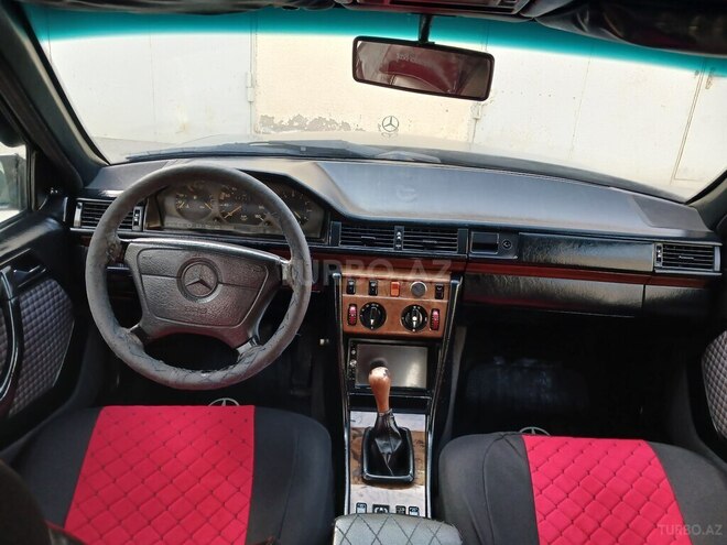 Mercedes E 200 1992, 251,218 km - 2.0 l - Bakı