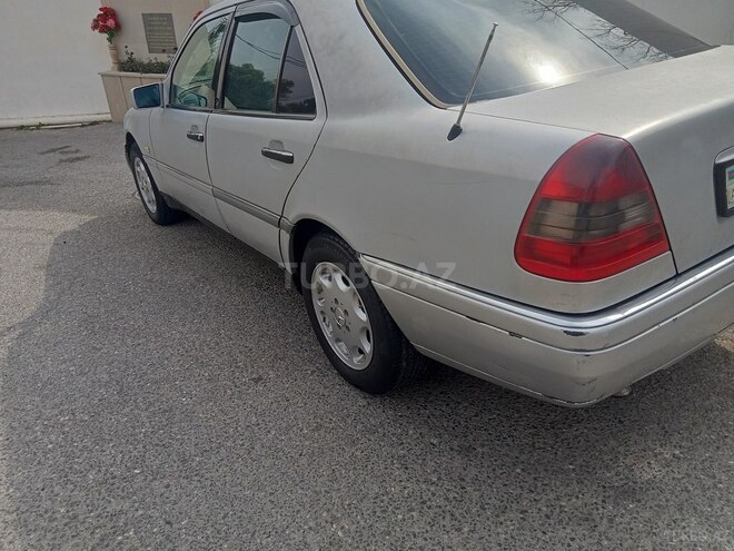 Mercedes C 220 1995, 223,434 km - 2.2 l - Bakı