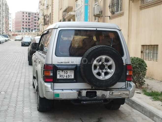 Mitsubishi Pajero 1993, 390,000 km - 2.8 л - Bakı