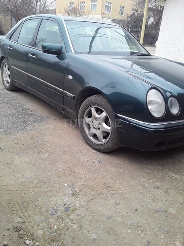 Mercedes E 220 1999, 680,000 km - 2.2 l - Lənkəran