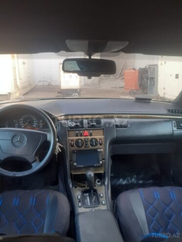 Mercedes E 230 1996, 271,000 km - 2.3 l - Bakı