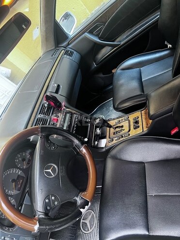 Mercedes E 270 2001, 482,000 km - 2.7 l - Bakı