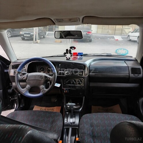 Volkswagen Golf 1996, 273,772 km - 1.8 l - Bakı
