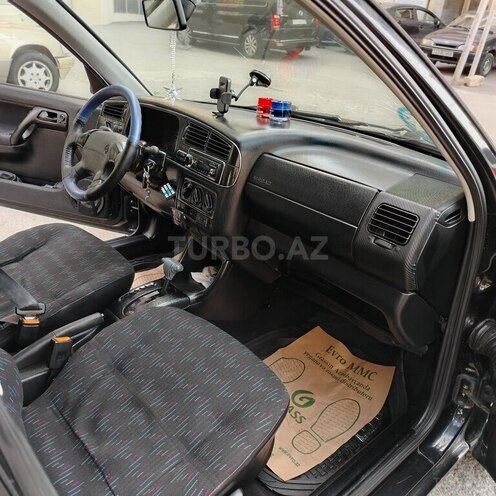 Volkswagen Golf 1996, 273,772 km - 1.8 l - Bakı