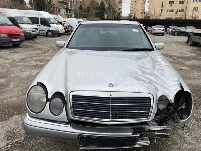 Mercedes E 200 1998, 224,678 km - 2.0 л - Bakı