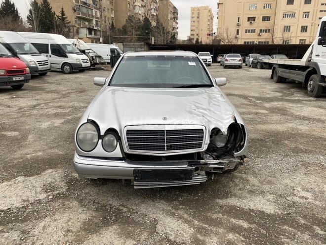 Mercedes E 200 1998, 224,678 km - 2.0 л - Bakı