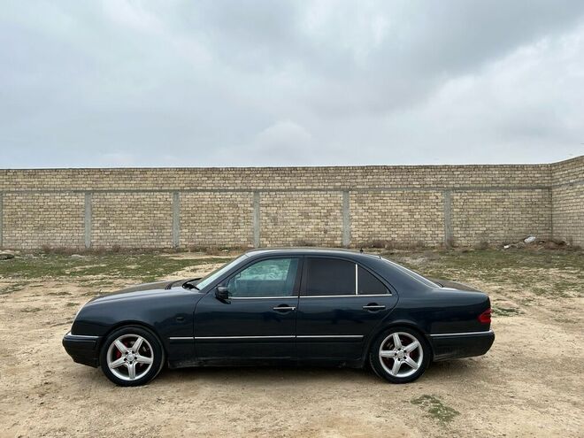 Mercedes E 230 1997, 465,000 km - 2.3 l - Bakı