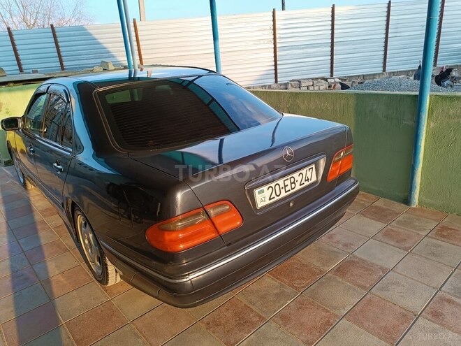 Mercedes E 280 2000, 450,790 km - 2.8 л - Ağdam