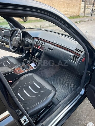 Mercedes E 200 1996, 100,000 km - 2.0 l - Gəncə