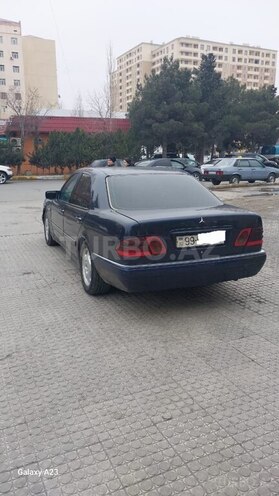 Mercedes E 220 1999, 268,421 km - 2.2 l - Bakı