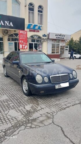 Mercedes E 220 1999, 268,421 km - 2.2 l - Bakı