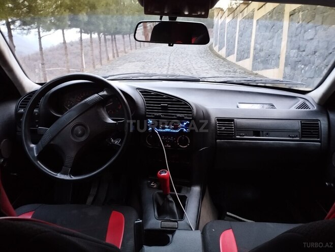 BMW 320 1993, 300,000 km - 2.0 l - Bakı