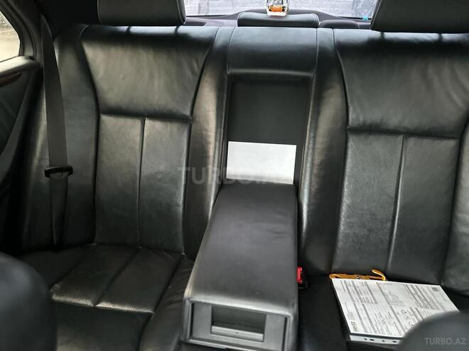 Mercedes E 280 2001, 239,000 km - 2.8 l - Bakı
