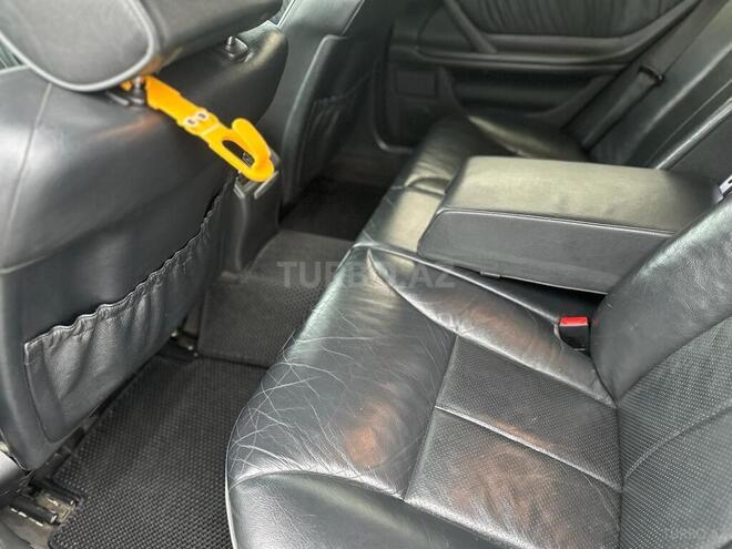 Mercedes E 280 2001, 239,000 km - 2.8 l - Bakı