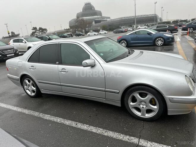 Mercedes E 280 2001, 239,000 km - 2.8 l - Bakı