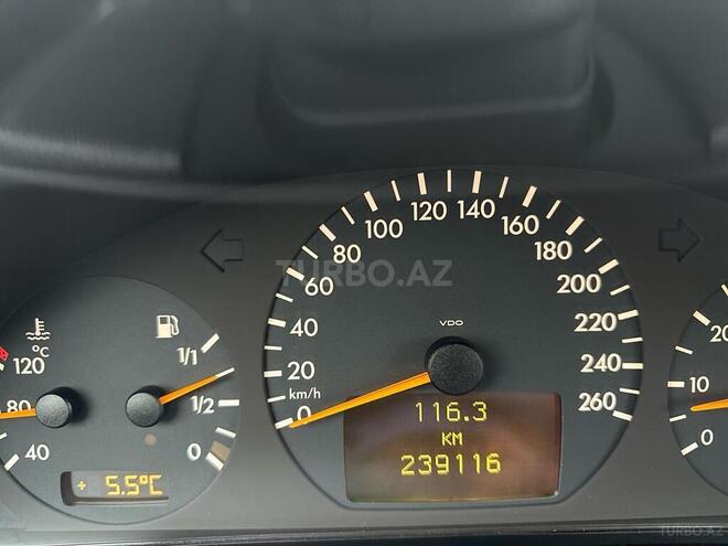 Mercedes E 280 2001, 239,000 km - 2.8 l - Bakı