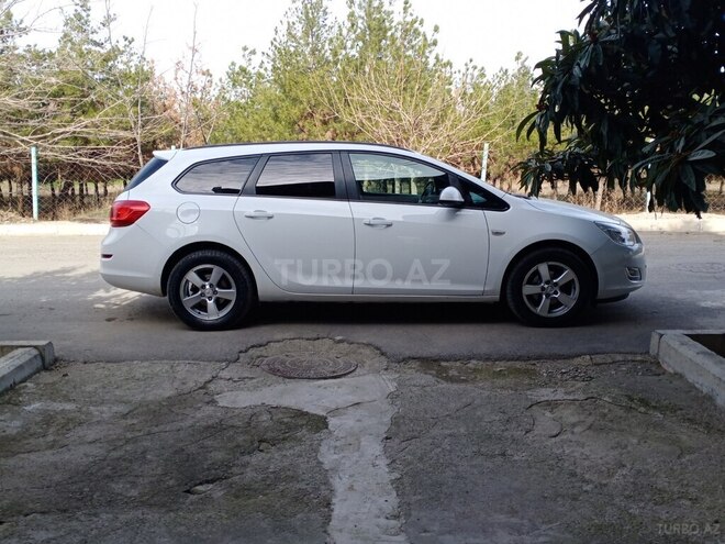 Opel Astra 2011, 206,450 km - 1.4 l - Şəmkir