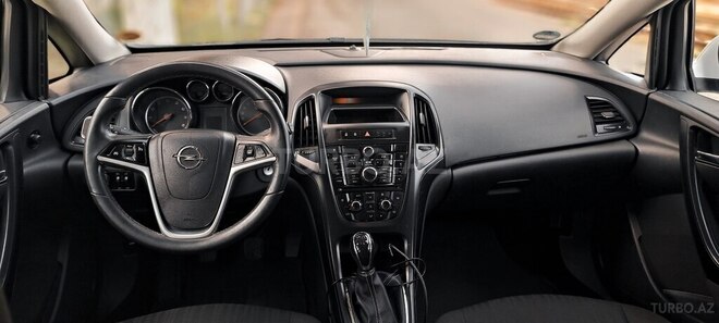 Opel Astra 2011, 206,450 km - 1.4 l - Şəmkir