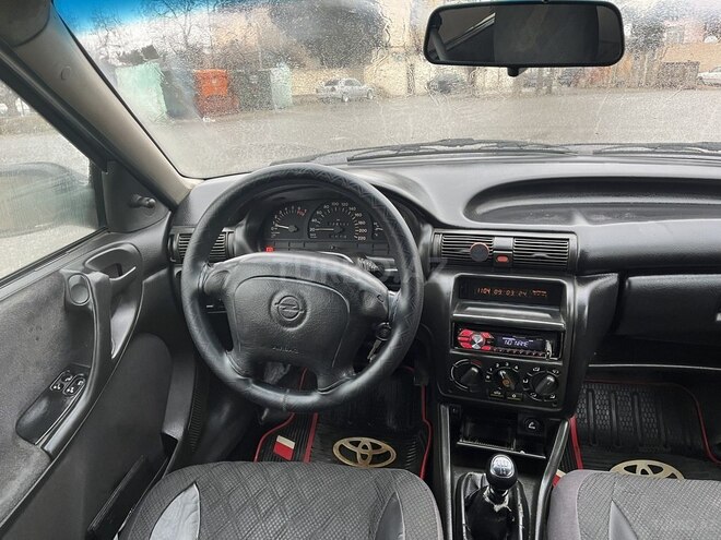 Opel Astra 1997, 250,000 km - 1.6 l - Bakı