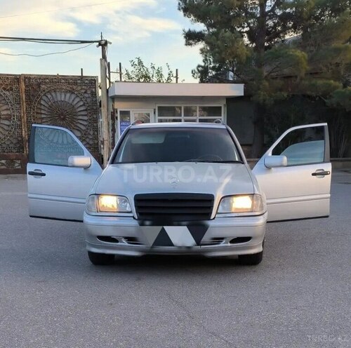Mercedes C 220 1999, 237,000 km - 2.2 л - Şəki