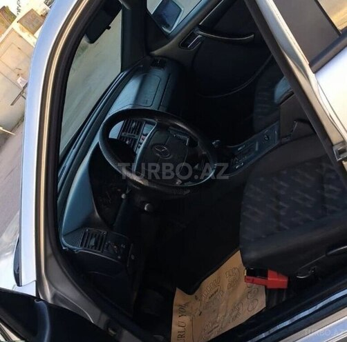 Mercedes C 220 1999, 237,000 km - 2.2 л - Şəki