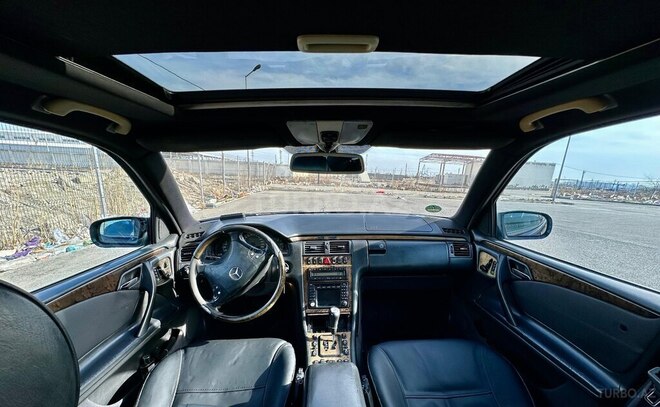 Mercedes C 320 2001, 300,000 km - 3.2 l - Bakı