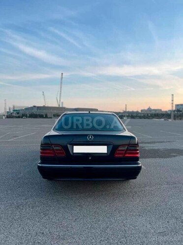 Mercedes C 320 2001, 300,000 km - 3.2 l - Bakı